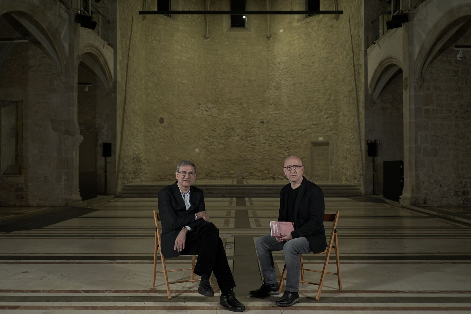 Óscar López con Orhan Pamuk