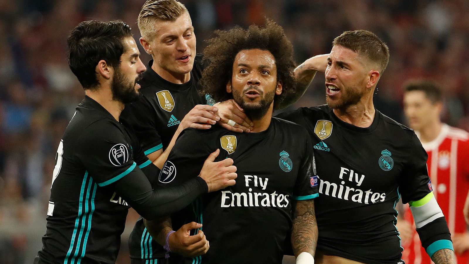 Los jugadores del Real Madrid celebran el gol de Marcelon en el Allianz Arena.