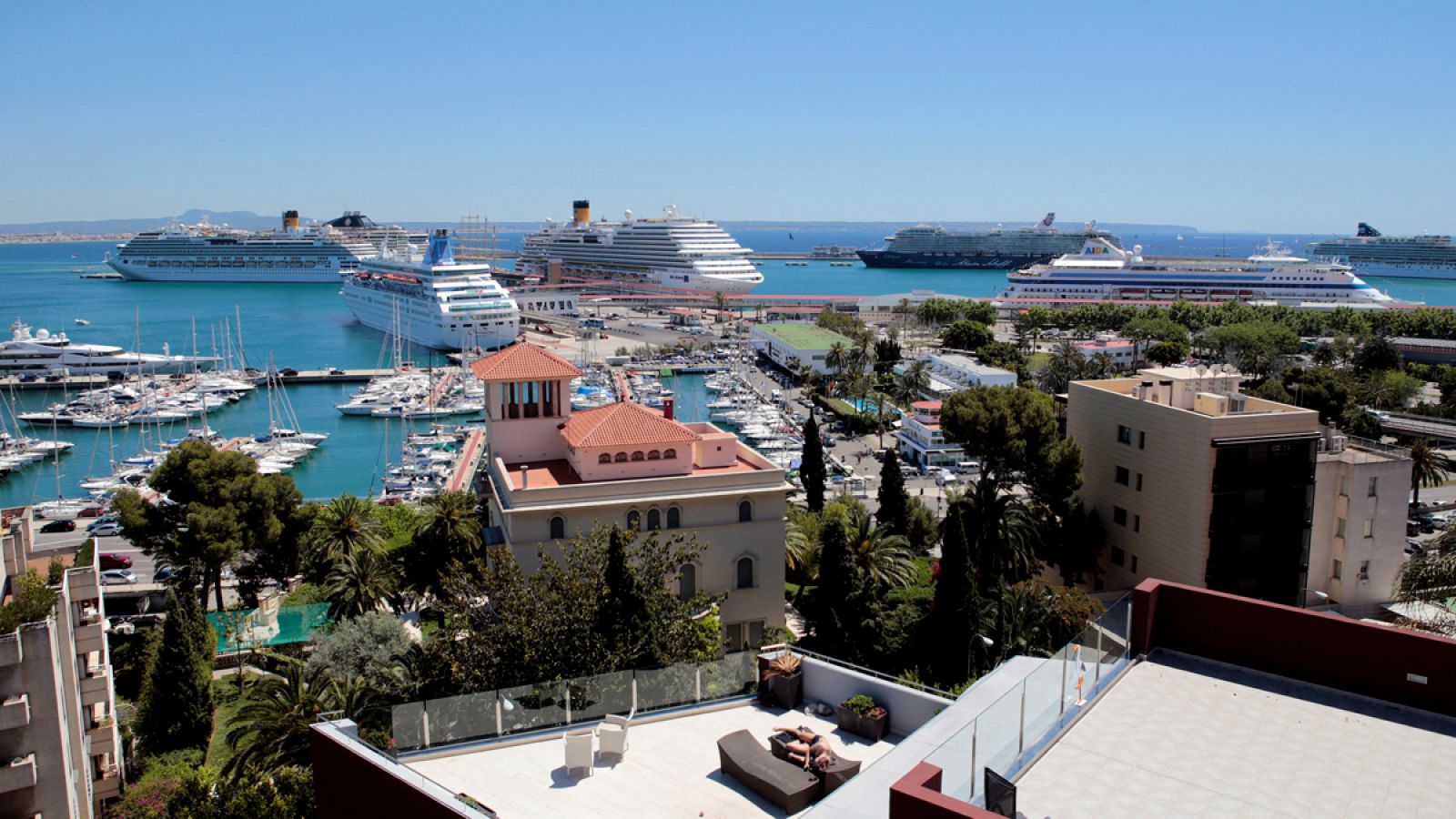 Cruceros turísticos atracados en el Puerto de Palma