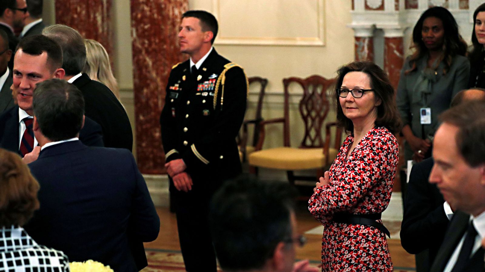 La candidata de Donald Trump para dirigir la CIA, Gina Haspel, durante la toma de posesión de su antecesor, Mike Pompeo, como secretario de Estado de EE.UU.