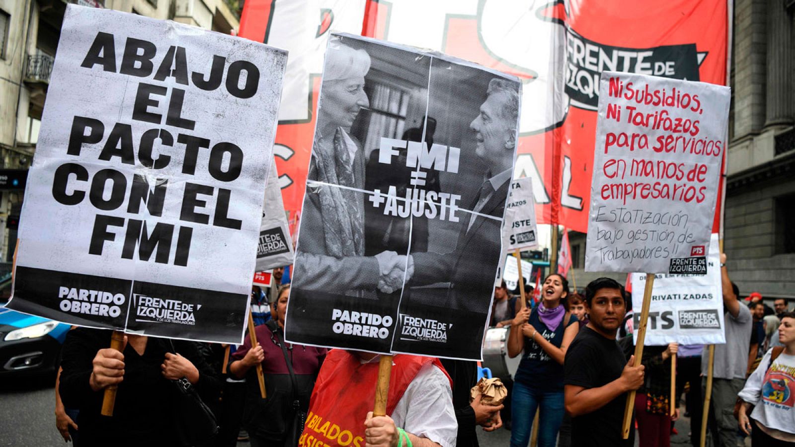 Los argentinos han salido a la calle para protestar por el rescate que el Gobierno negocia con el FMI