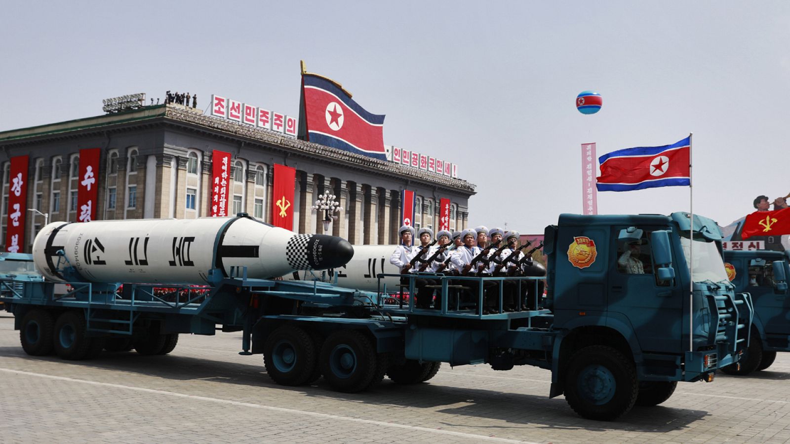 Fotografía de archivo del desfile militar norcoreano de 2017