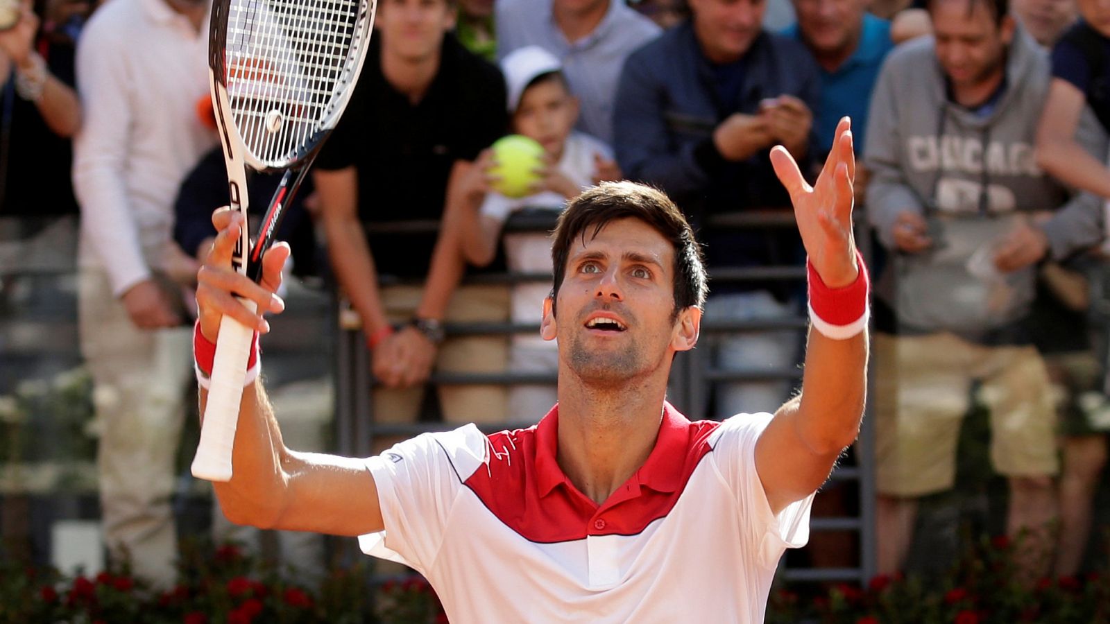 Novak Djokovic celebra su victoria en Roma ante Dolgopolov.