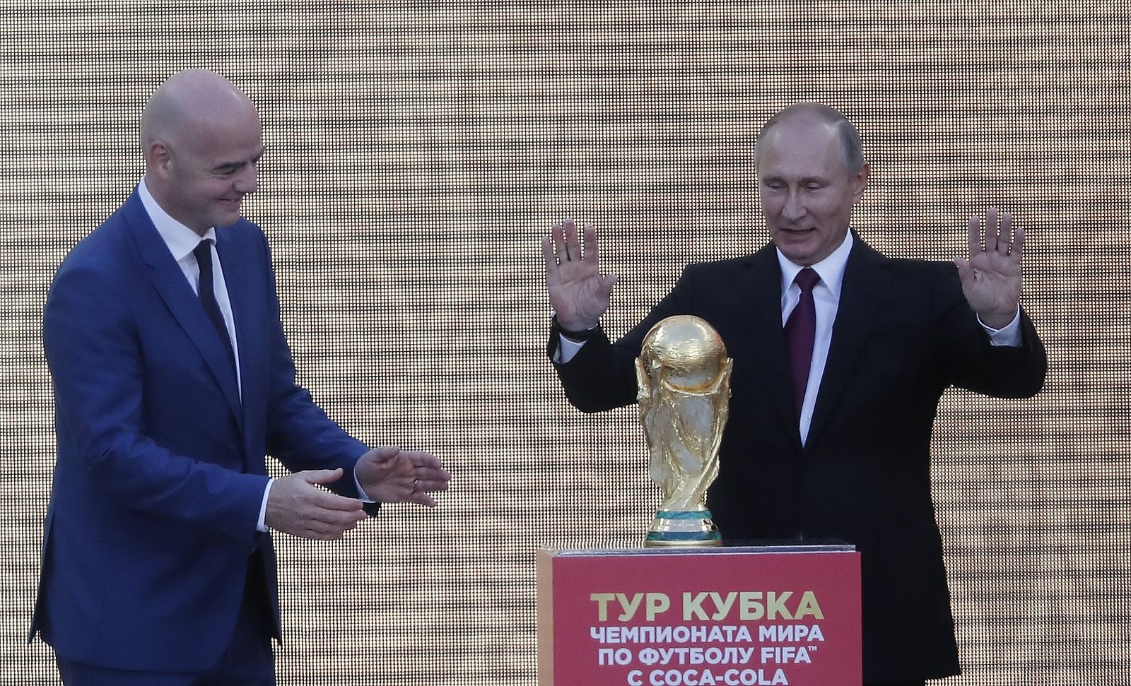 El presidente de la FIFA, Gianni Infantino, y el presidente de Rusia, Vladimir Putin.