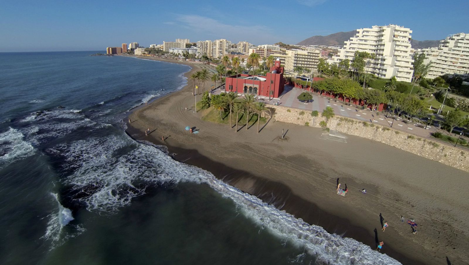 Vista aérea de la playa y el Castillo de Bil-Bil