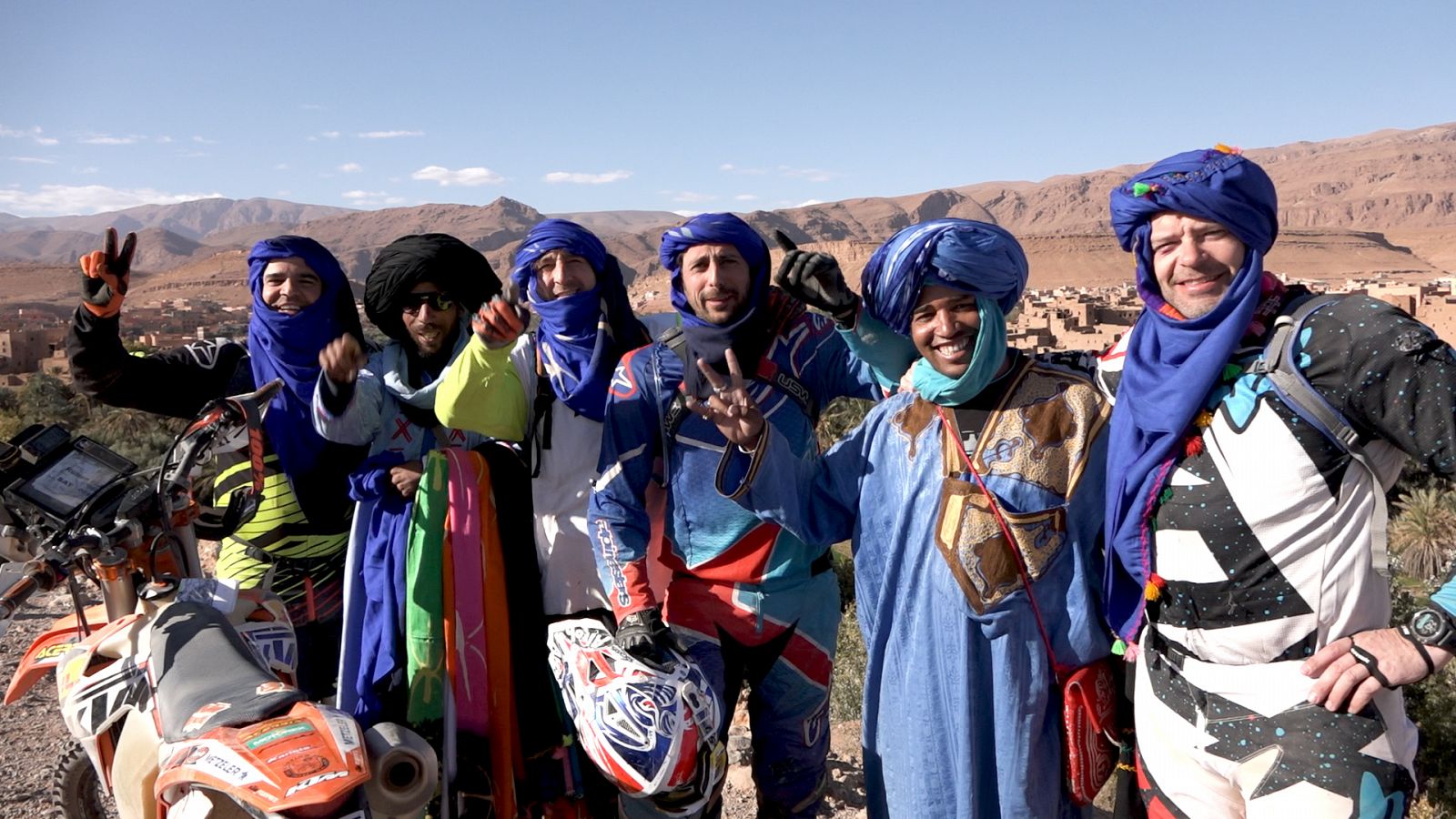 Moteros en el desierto de Marruecos