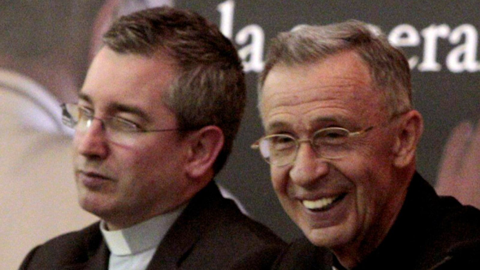 El arzobispo mallorquín Luis Francisco Ladaria Ferrer, a la derecha