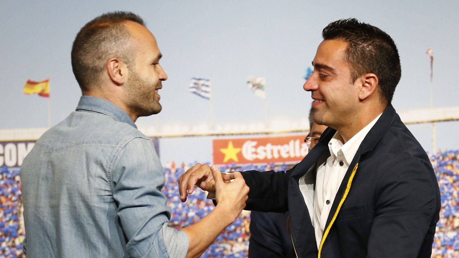 Andrés Iniesta (i) y Xavi Hernández (d) el día de la despedida del segundo.