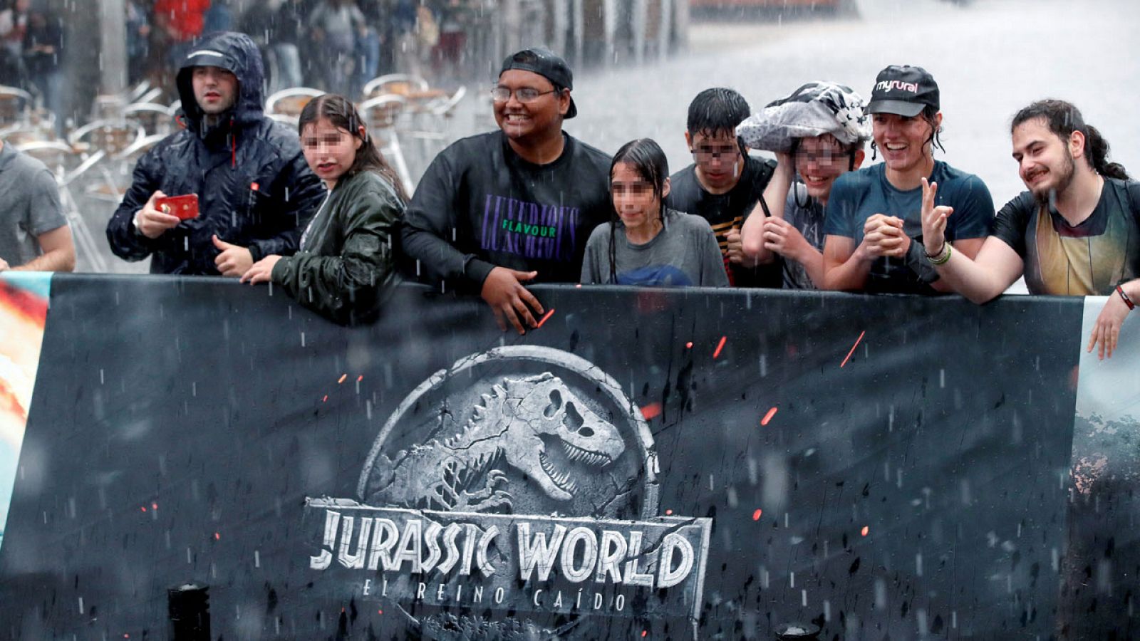 "Jurassic World: el reino caído" se preestrena en Madrid con fuerte granizada