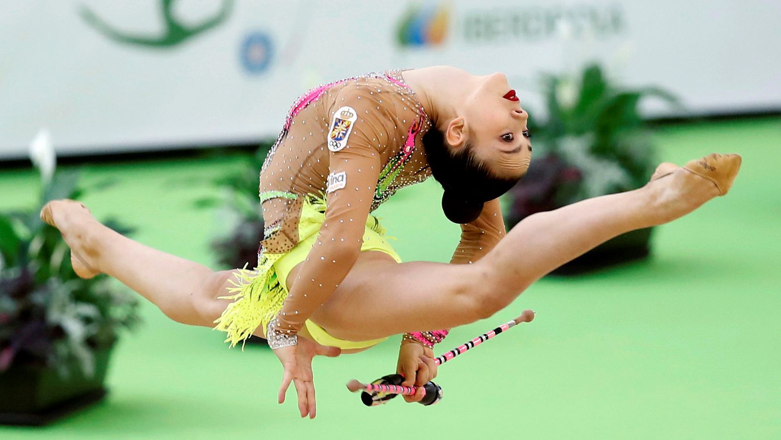 Polina Berezina, en el ejercicio individual de mazas de la pasada Copa del Mundo de Gimnasia Rítmica celebrada en Guadalajara.