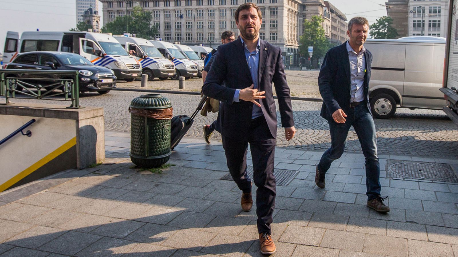 El exconsejero catalán huido Toni Comín, llegando al tribunal belga en Bruselas el pasado 16 de mayo.