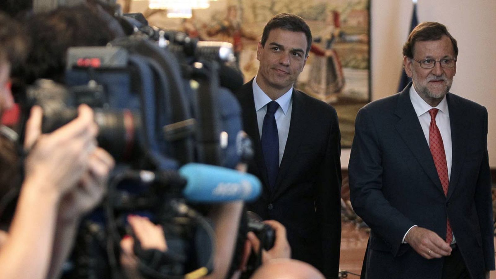 Imagen de archivo de una reunión de Rajoy y Sánchez del año 2016.