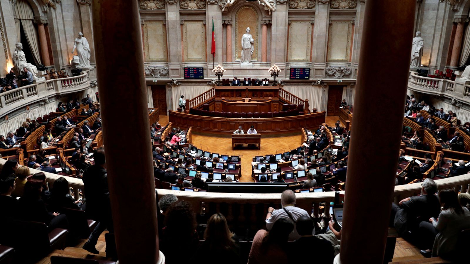 El Parlamento de Portugal, durante la sesión en la que ha rechazado la legalización de la eutanasia