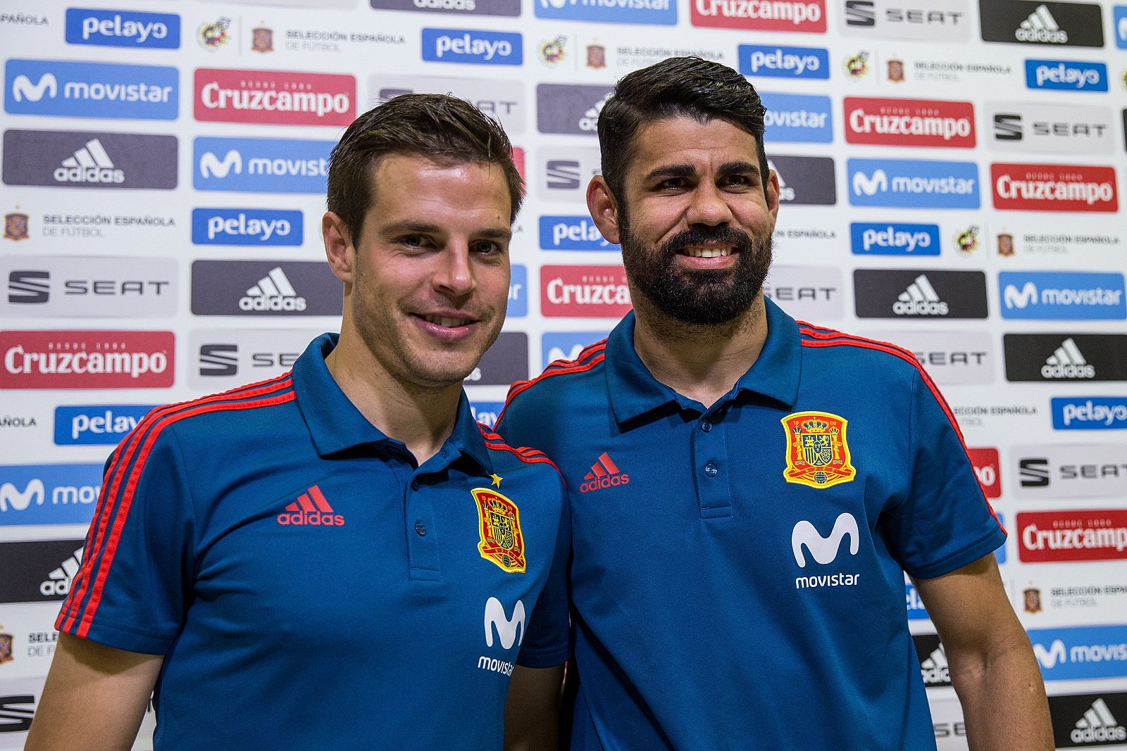 Azpilicueta y Costa durante la rueda de prensa en la Ciudad de Fútbol de Las Rozas.