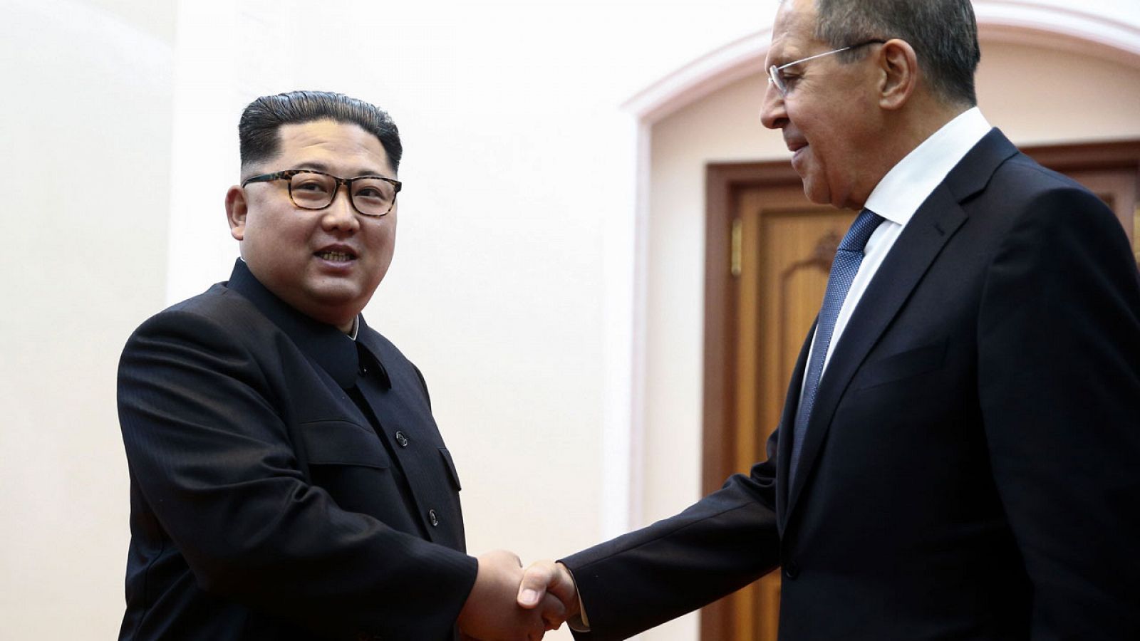 Kim Jong-un reitera el compromiso de desnuclearización de forma "progresiva"