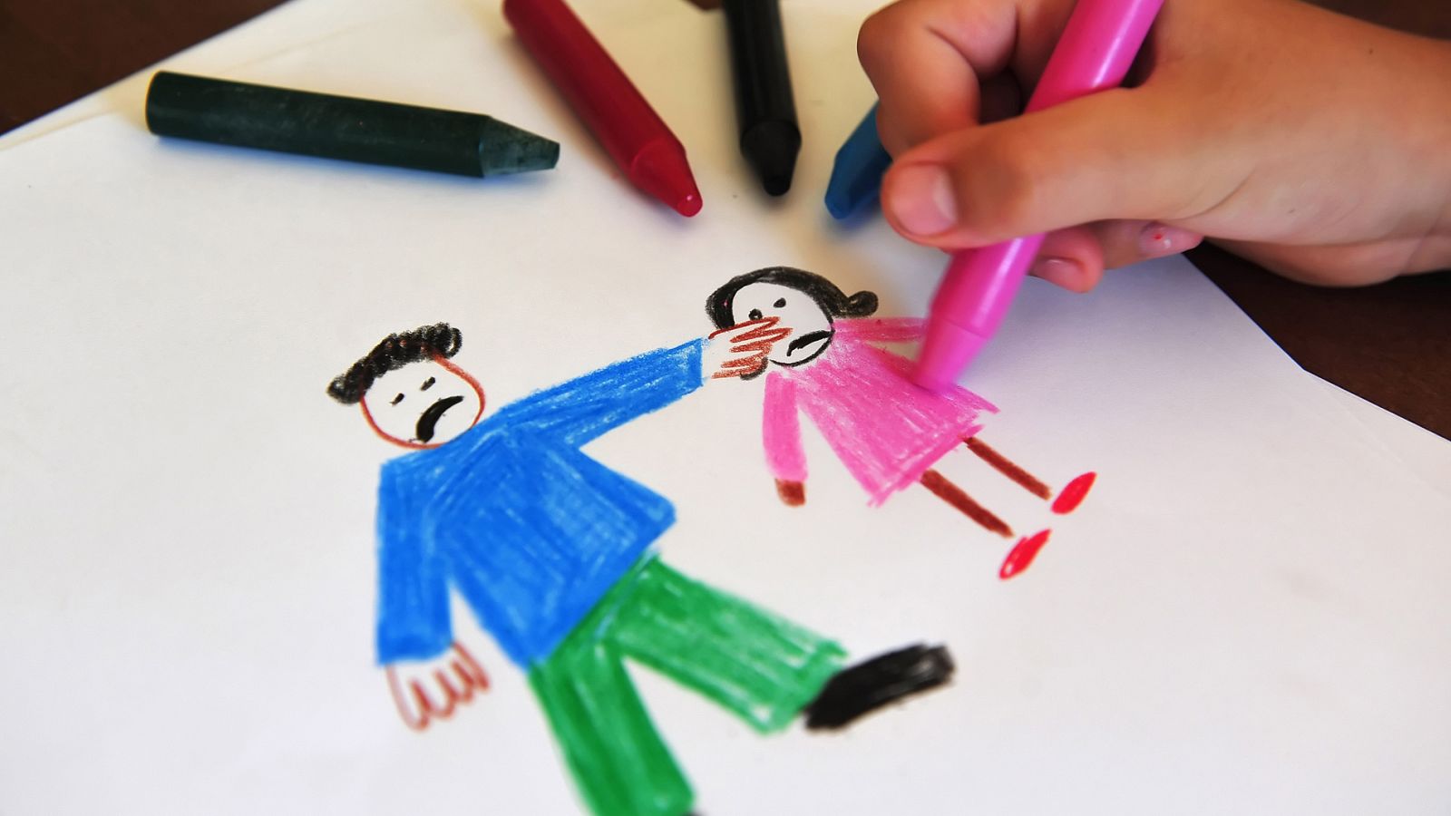 Representación de violencia de género dibujada por una niña