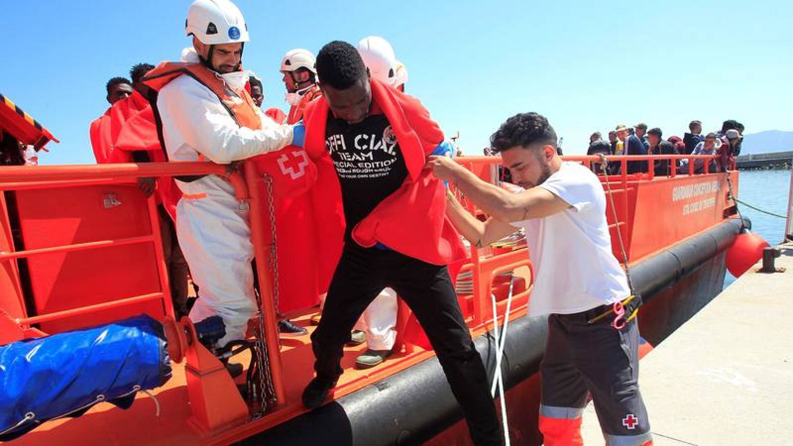 Rescatadas decenas de inmigrantes en el Estrecho de Gibraltar