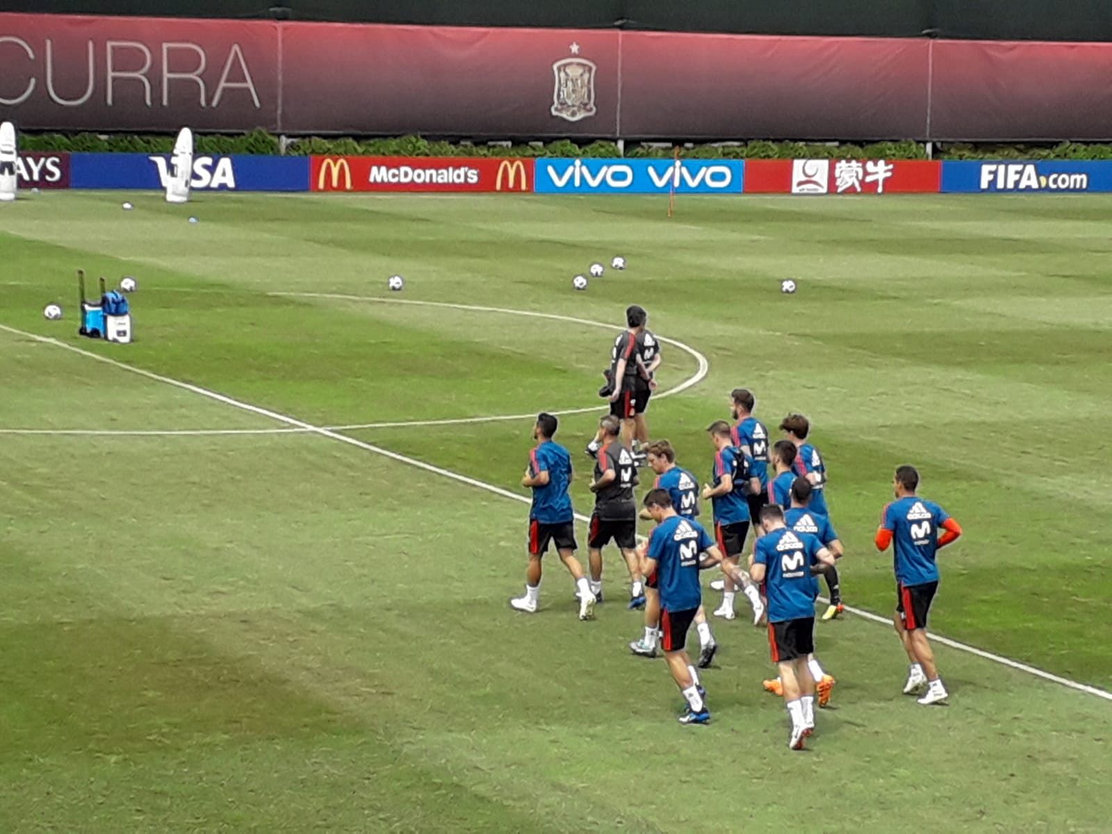 Imagen del entrenamiento de la selección tras el debut ante Portugal.