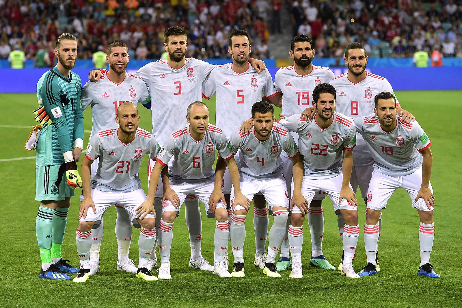 La selección española de fútbol en el posado antes del choque ante Portugal.