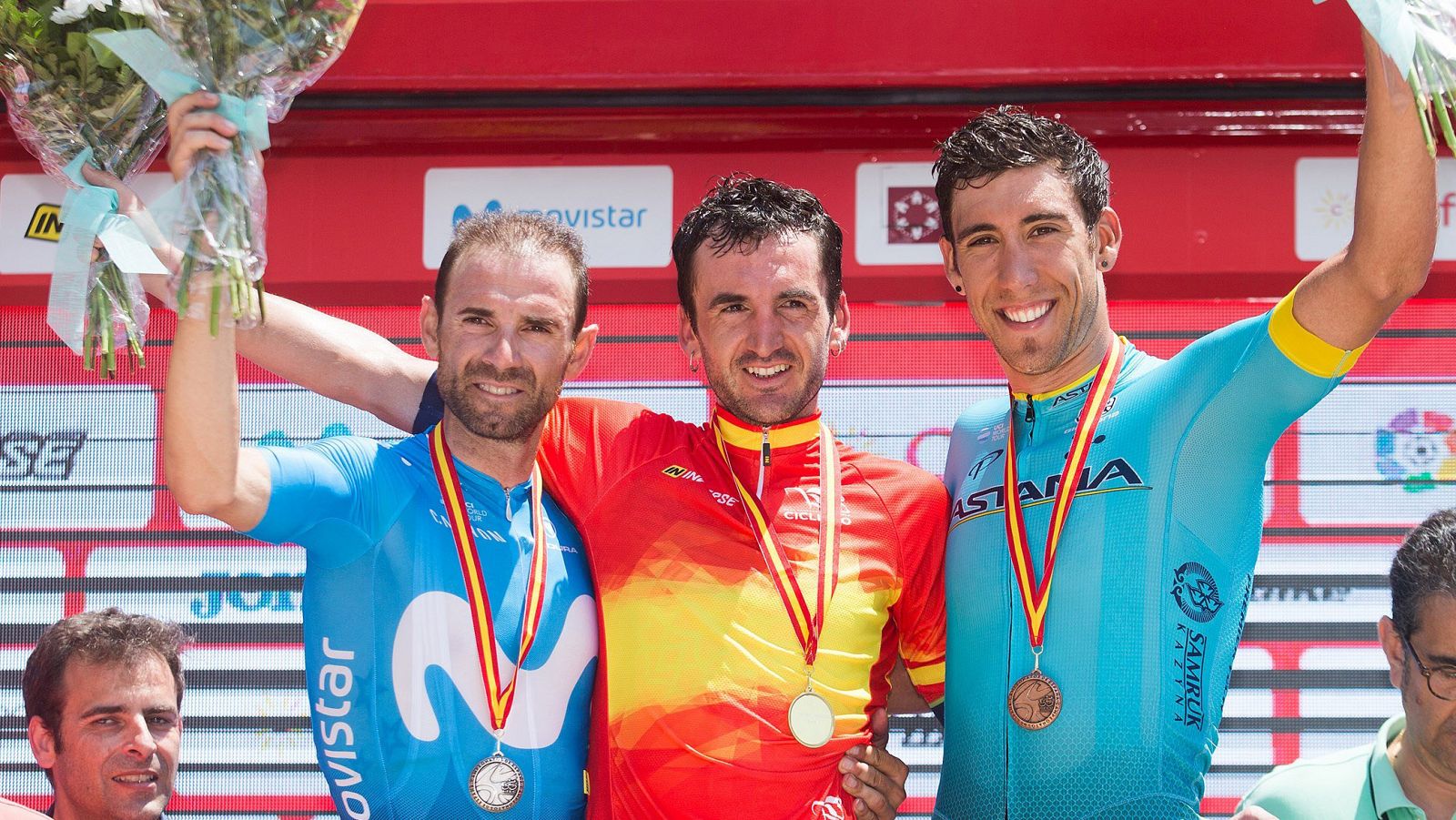 El podio del Campeonato de España, con Izaguirre en el centro, flanqueado por Valverde (i) y Fraile (d).