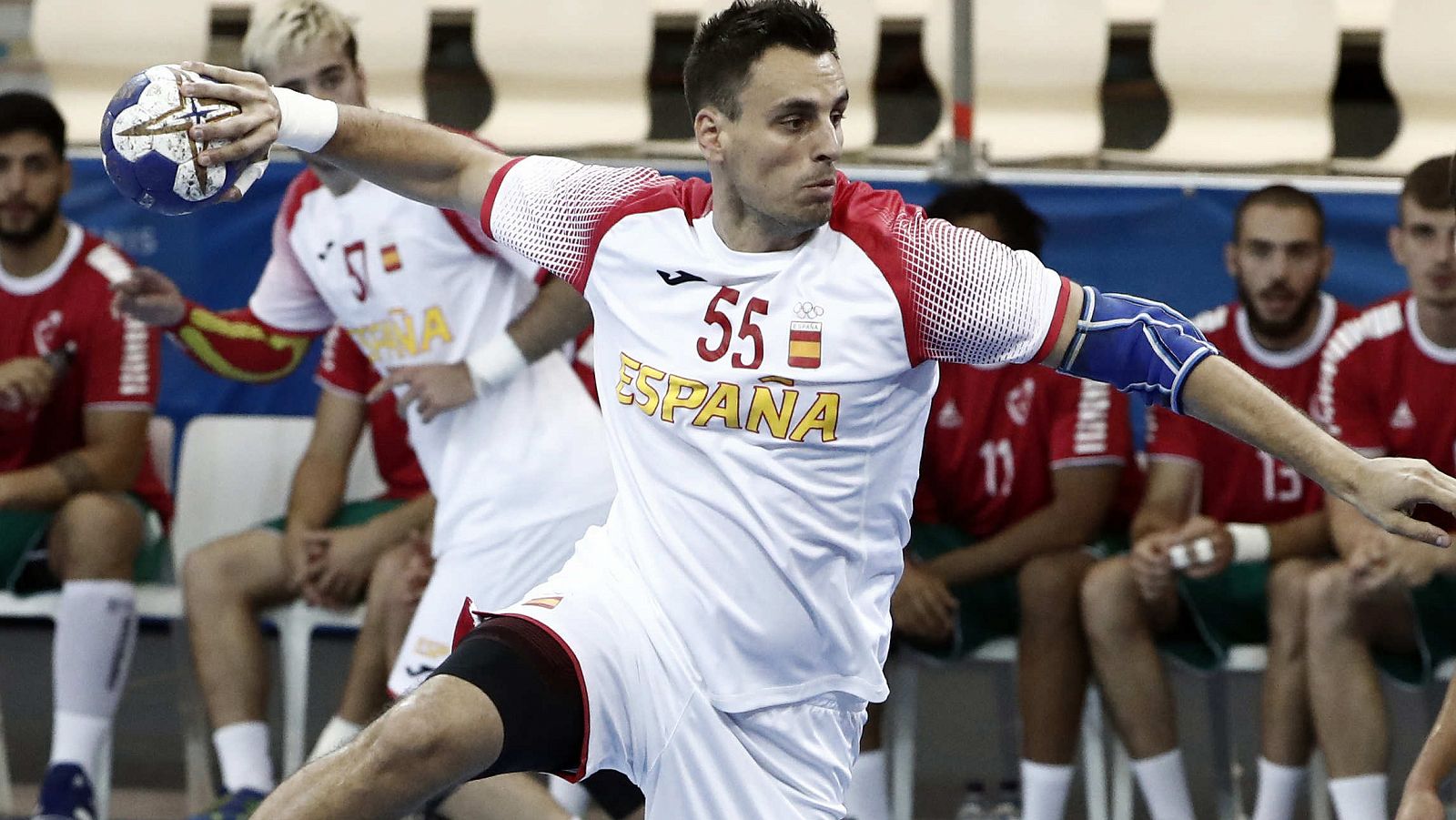 El jugador de EspaEl jugador de España Figueras, con la selección en los Juegos Mediterráneos.