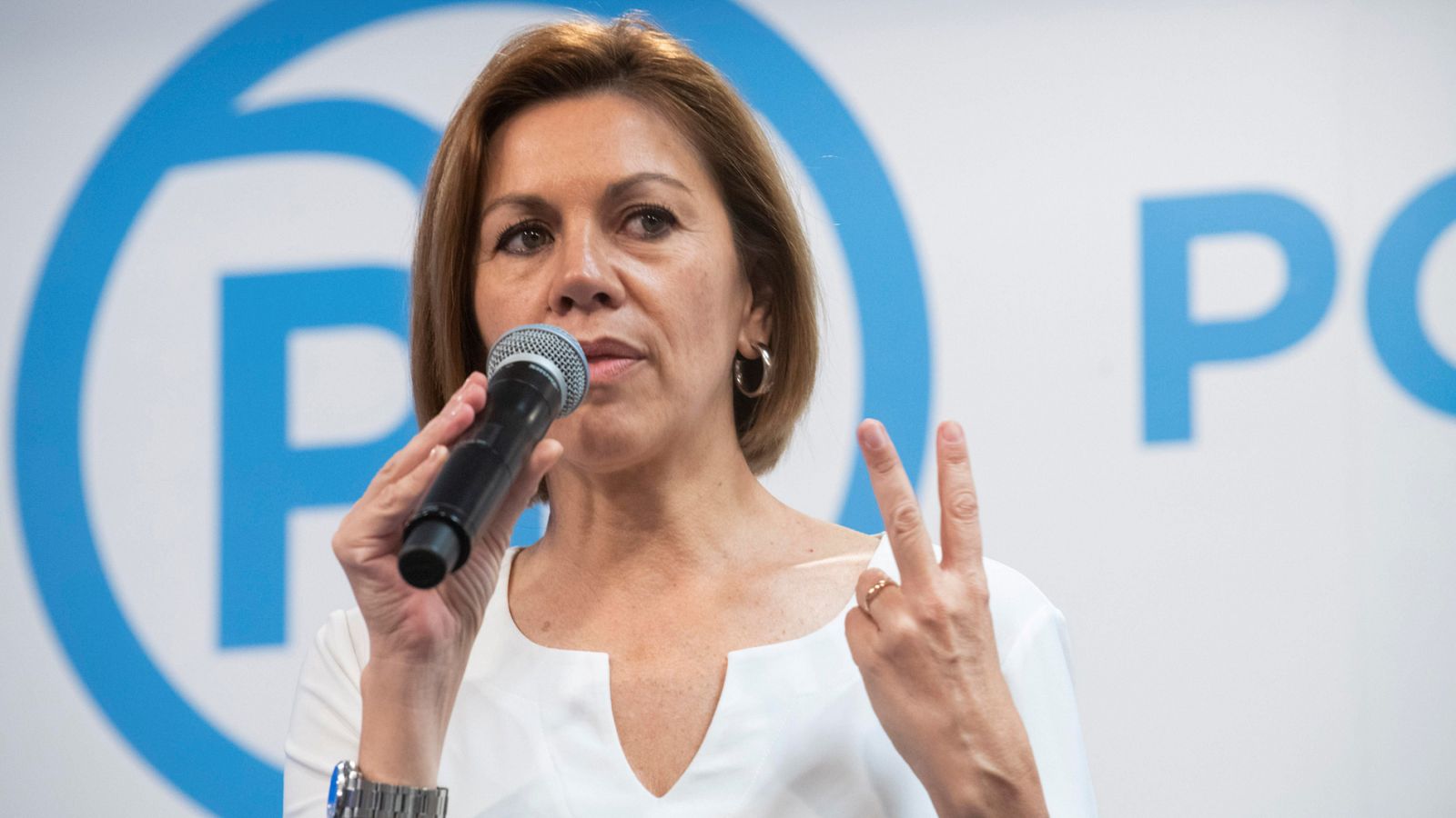 La candidata a la Presidencia del PP María Dolores de Cospedal