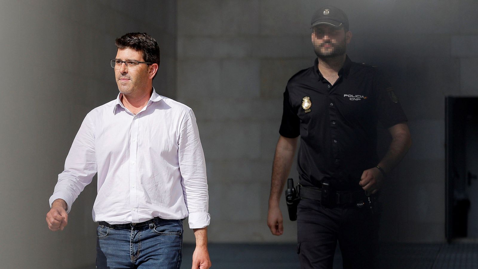 El presidente de la Diputación de Valencia, Jorge Rodríguez, en el momento de quedar en libertad