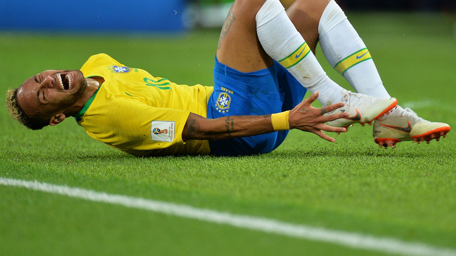 Guardado: "A Neymar le gusta exagerar las faltas, tirarse muchísimo"