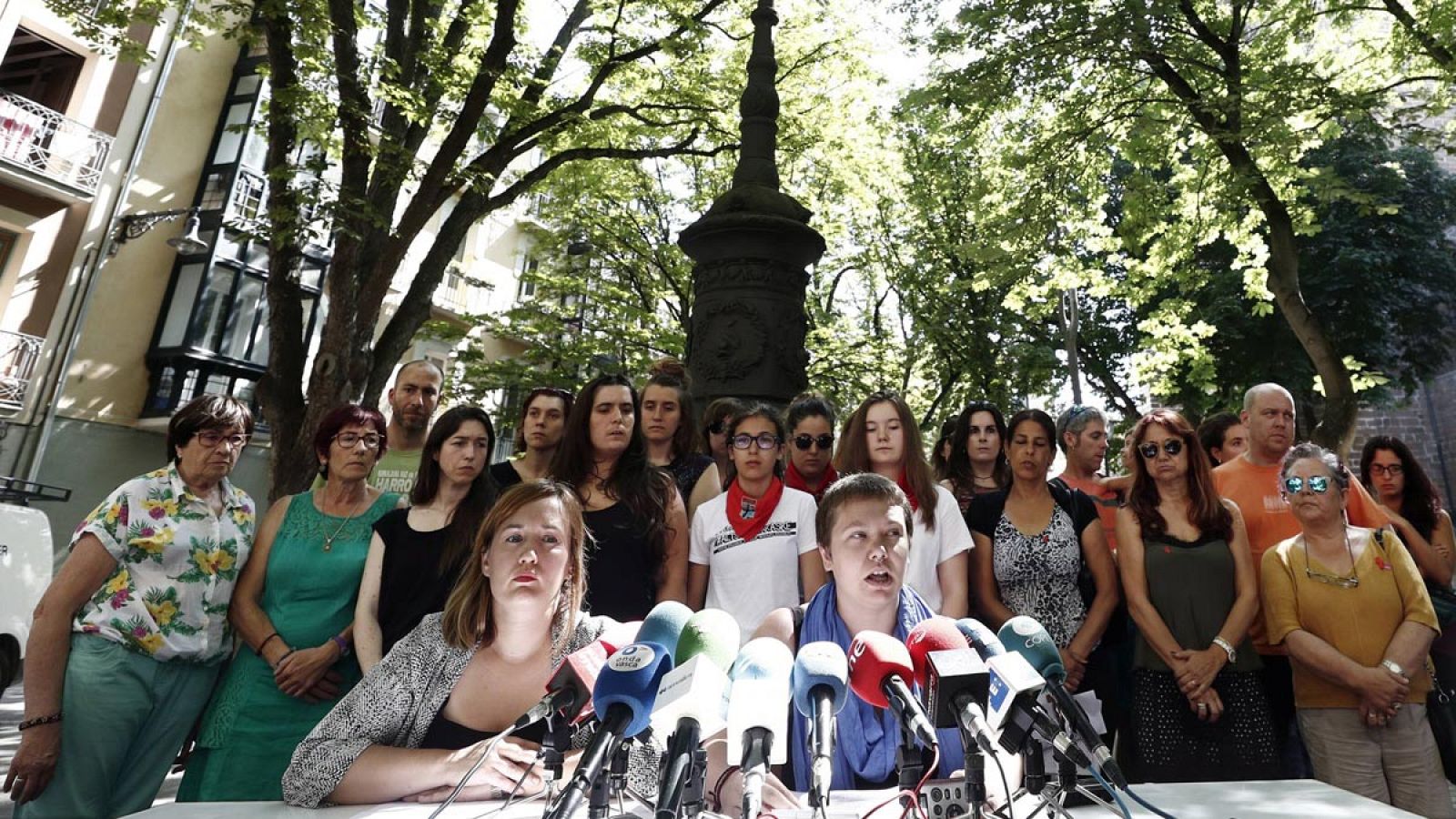 Las feministas navarras en contra de las camisetas negras en Sanfermines