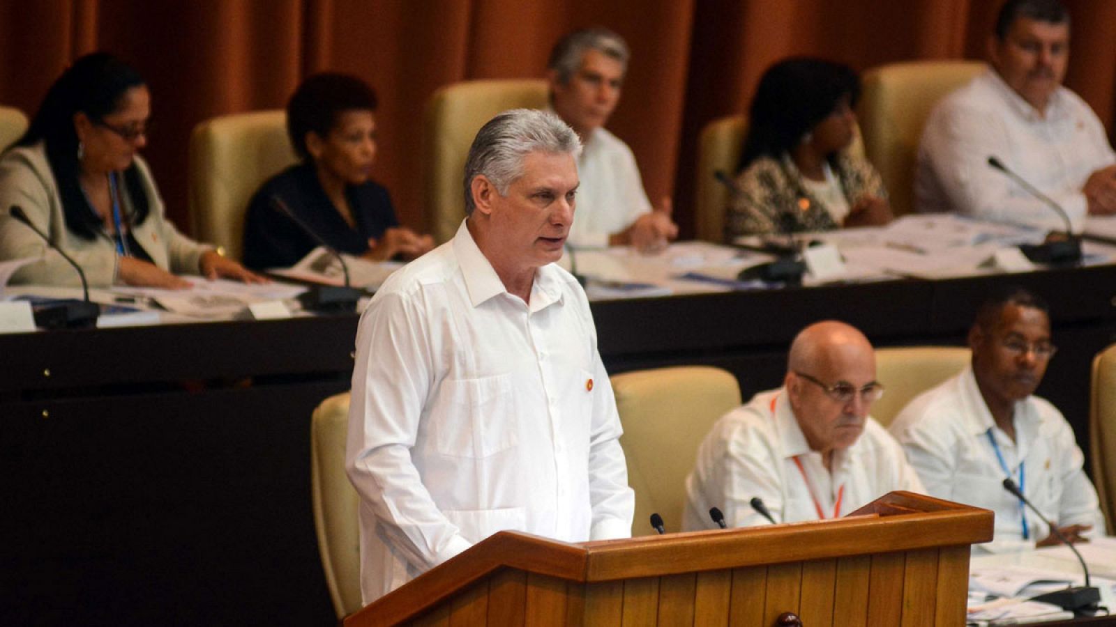 El presidente cubano, Miguel Díaz-Canel, pronunciando un discurso durante la plenaria del primer período ordinario de sesiones de la IX Legislatura de la Asamblea Nacional el sábado 21 de julio de 2018.