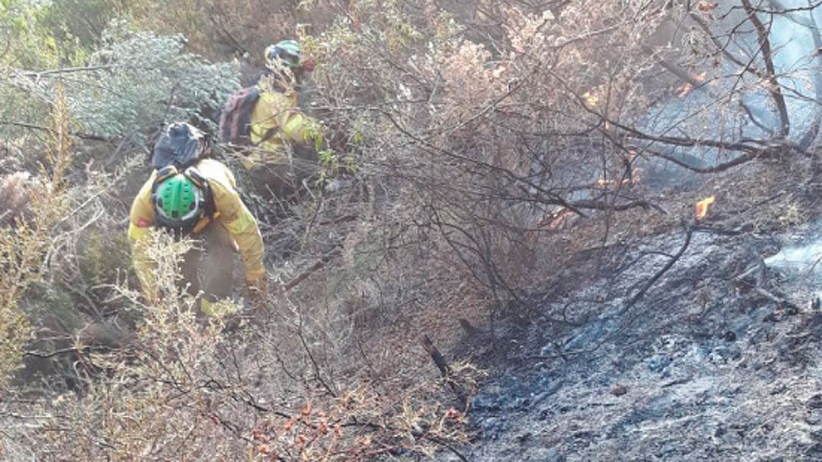 Operativo de extinción del incendio de Casares