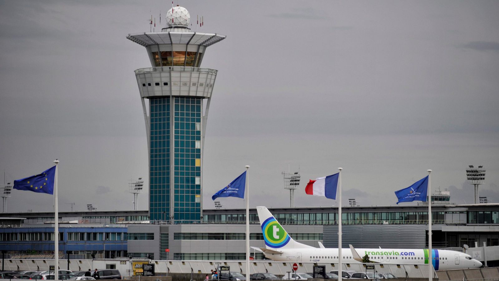 Torre de control del aeropuerto parisino de Orly.