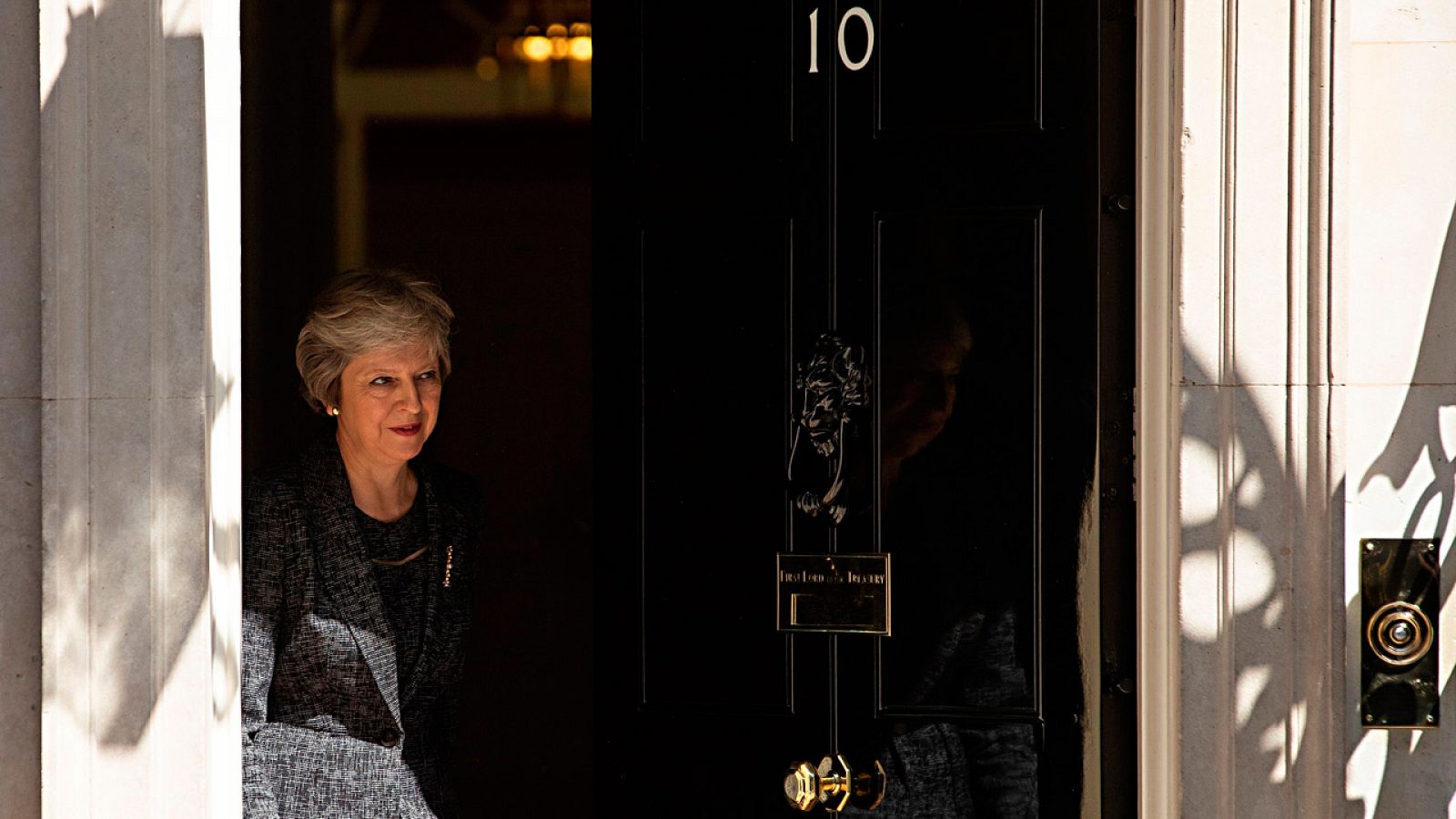La primera ministra británica, Theresa May, asumirá en personas las conversaciones para salir de la Unión Europea