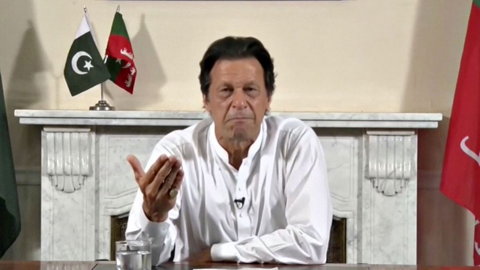 Imran Khan, durante el discurso en el que se ha proclamado vencedor en las elecciones de Pakistán