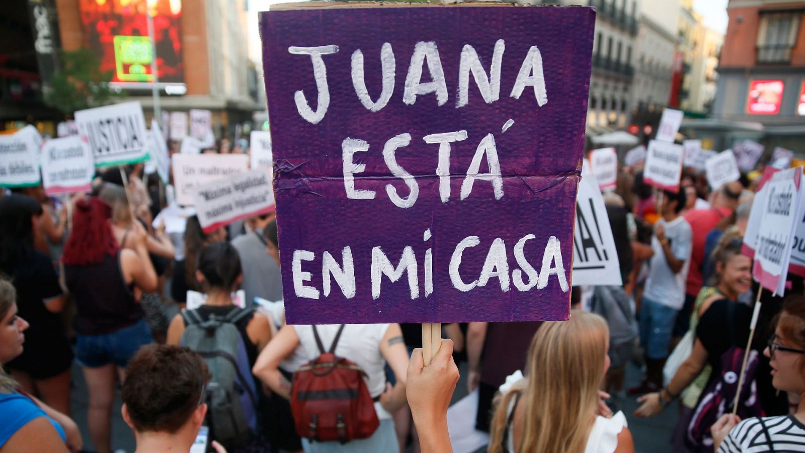 Imagen de archivo de una manifestación de apoyo a Juana Rivas en Madrid en agosto de 2017