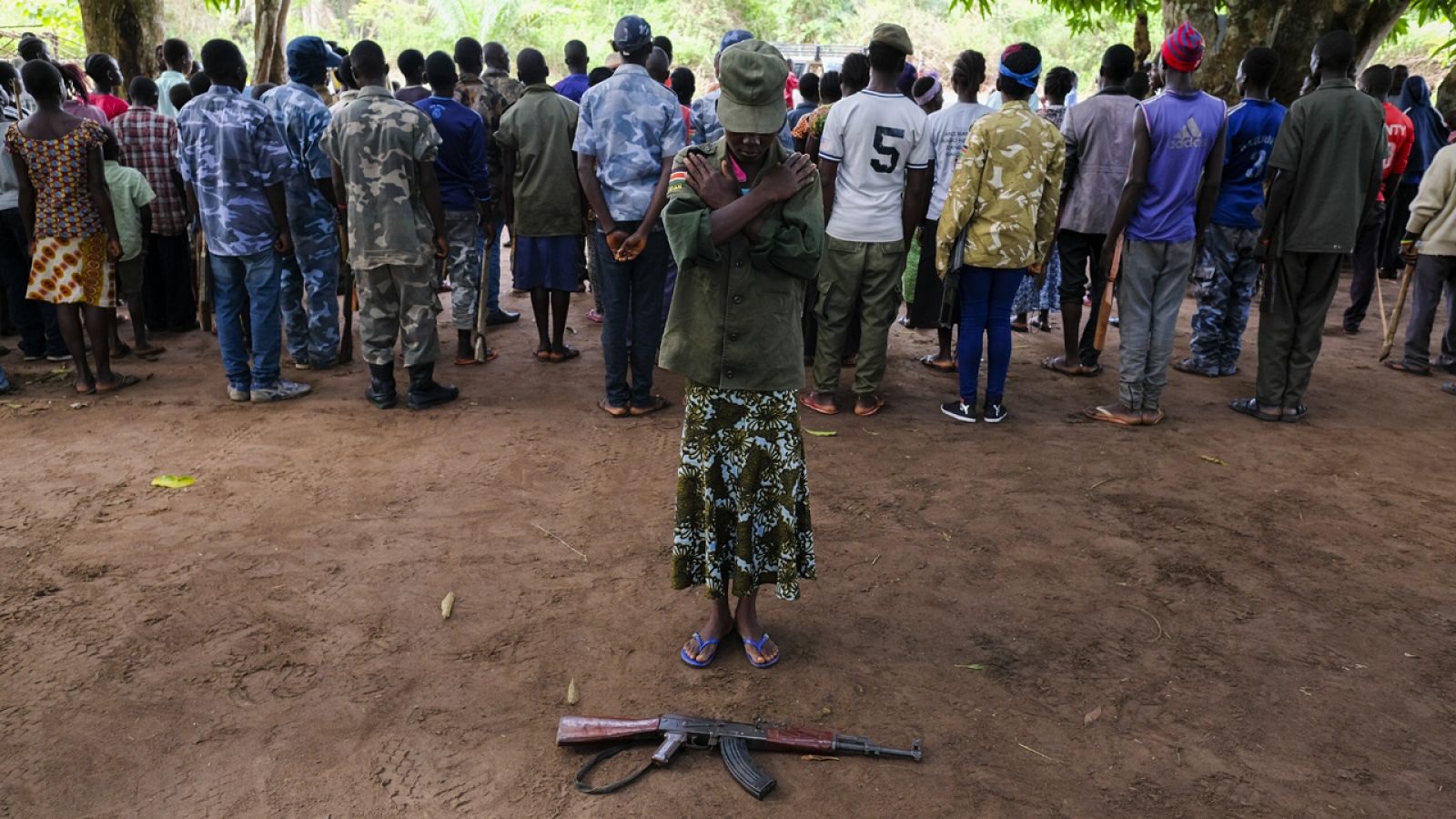 Ceremonia de desarme de niños en Yambio (Sudán del Sur) en abril.