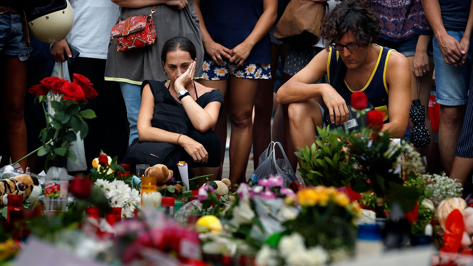 Tras el doble atentado en Cataluña, se multiplicaron los homenajes a las víctimas.