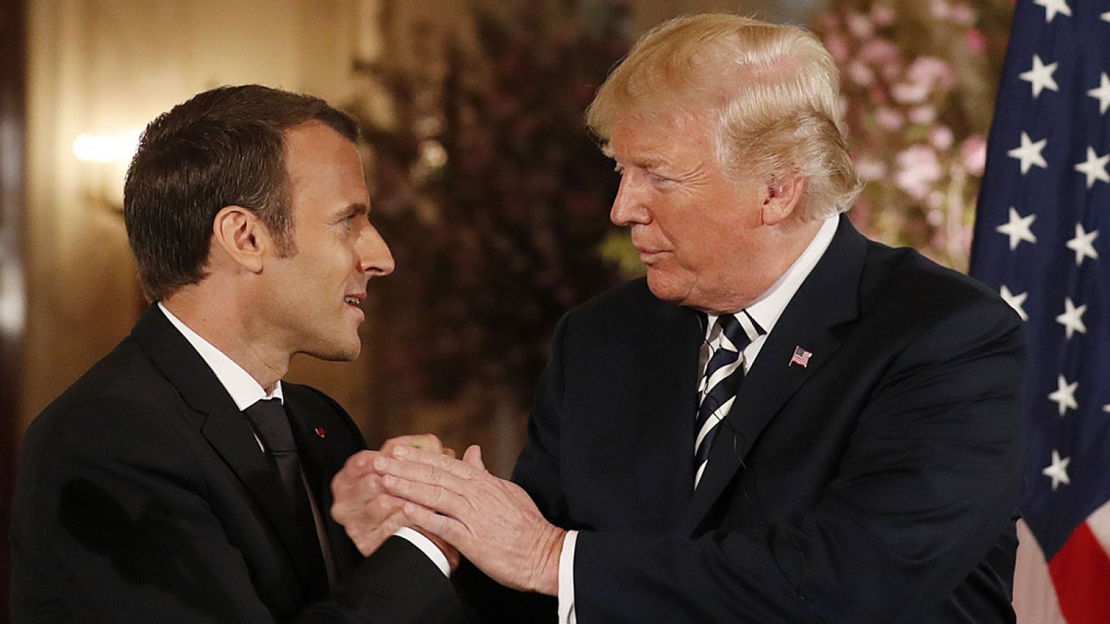 El presidente estadounidense, Donald Trump (d), y el presidente francés, Emmanuel Macron (i), en la Casa Blanca, en Washington DC, el pasado 24 de abril de 2018.
