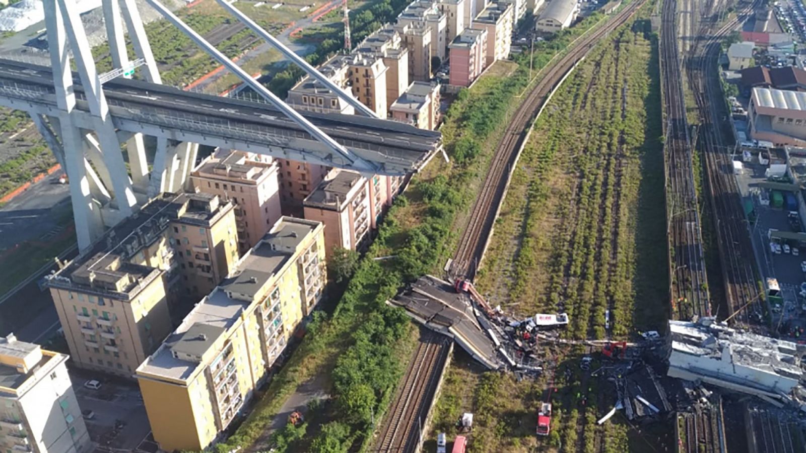 El Gobierno italiano declara inhabitables las casas de 311 familias bajo el viaducto desplomado en Gánova