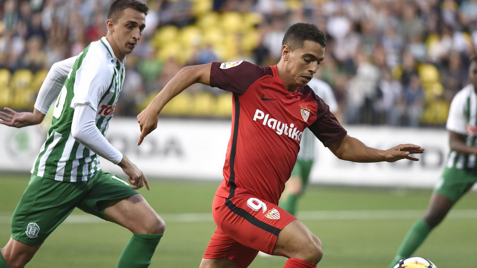 El delantero francés del Sevilla, Wissam Ben Yedder, en acción ante el Zalgiris.