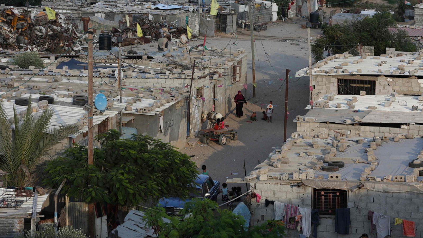 Vista general de un barrio empobrecido en el campo de refugiados Khan Younis al sur de la Franja de Gaza