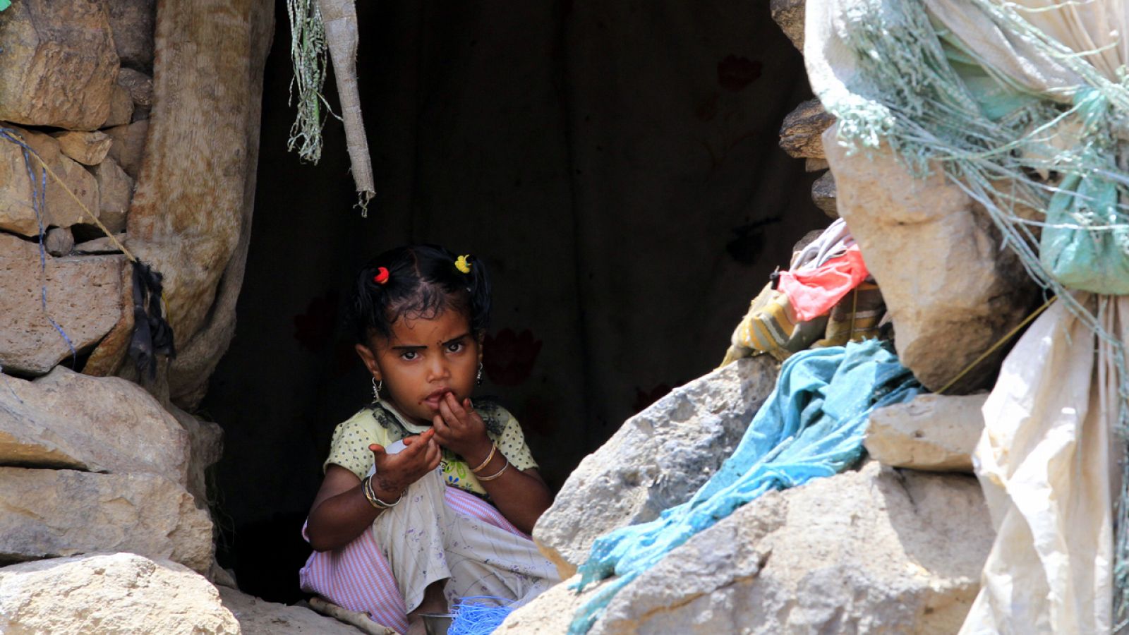 Una niña yemení, en un campamento en Saná
