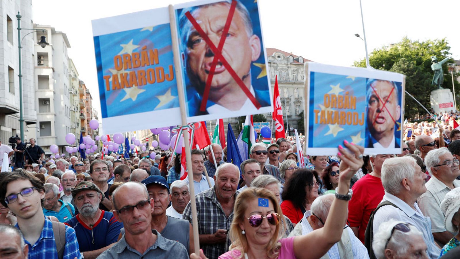 Manifestantes en la protesta contra Orbán en Budapest