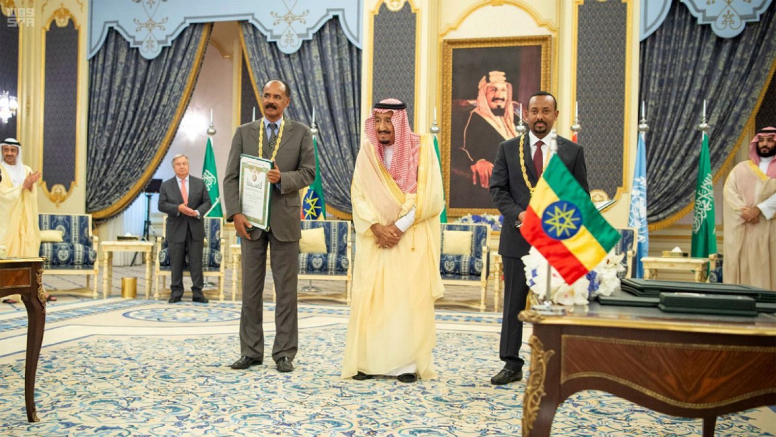 El rey de Arabia Saudí, Salman bin Abdulaziz Al Saud, junto al presidente de Eritrea, Isaias Afewerki, y el primer ministro de Etiopía, Abiy Ahmed