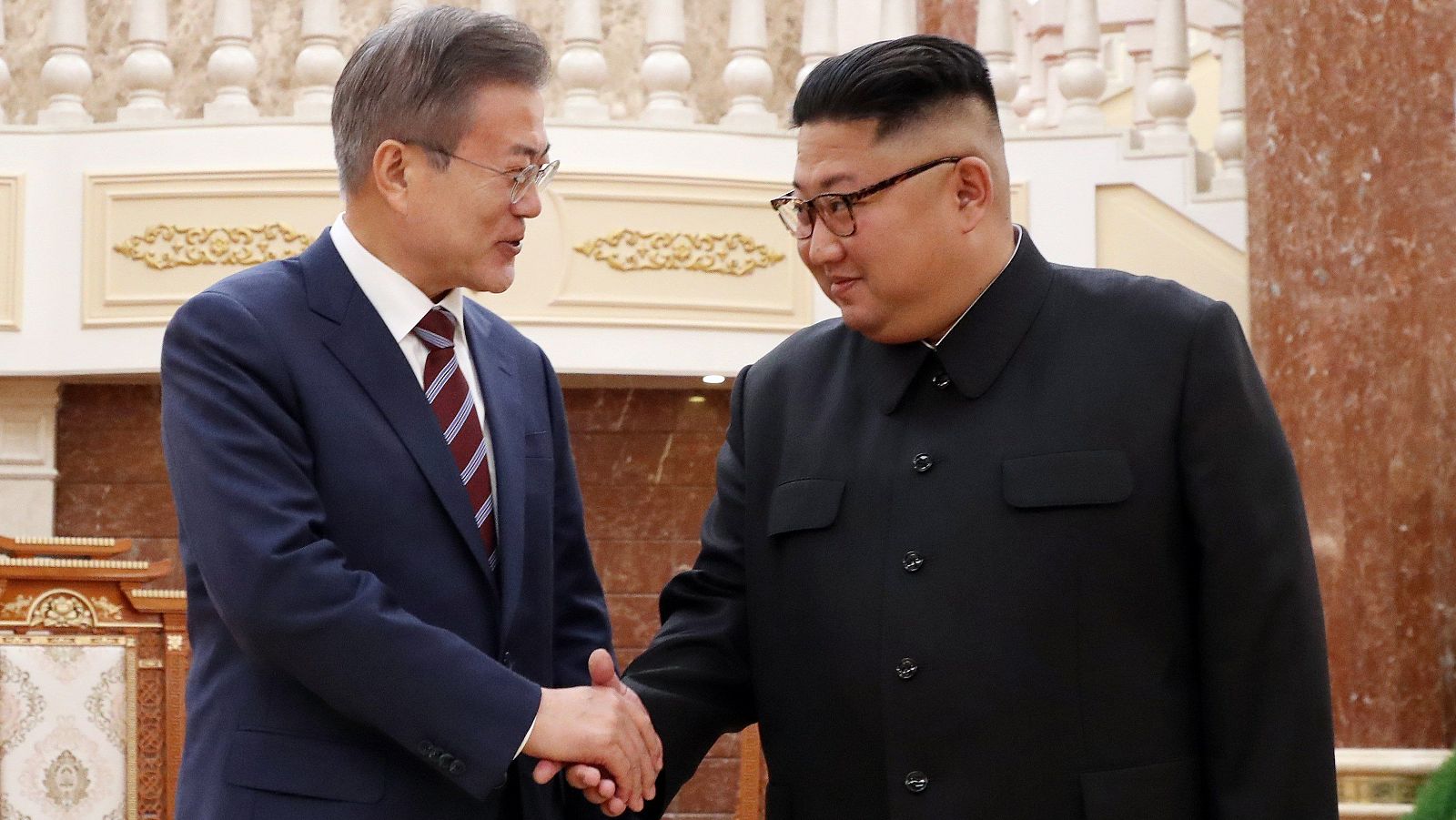 Los líderes de las dos Coreas celebran su primera reunión en Pionyang