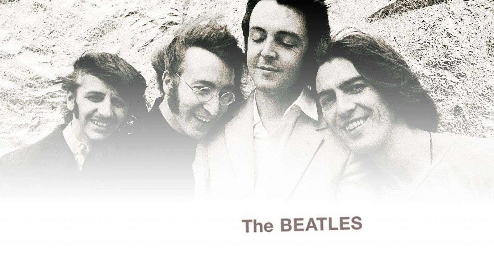 Composición de una imagen de los Beatles sobre la portada del 'White Album'