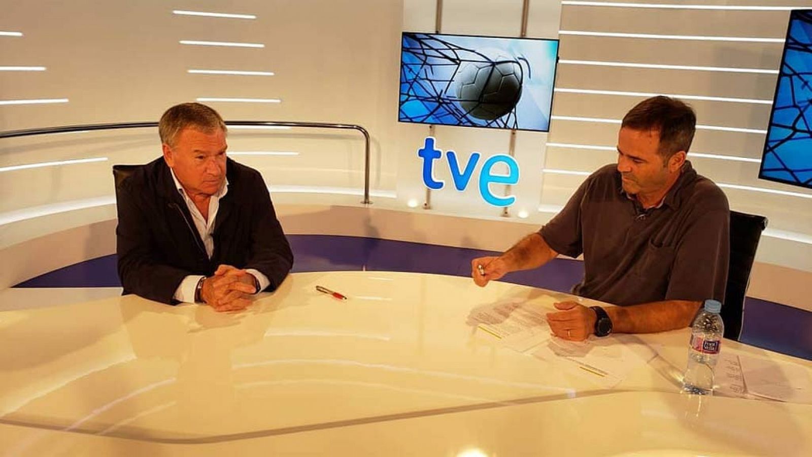 Javier Clemente es entrevistado por Paco Grande en TVE