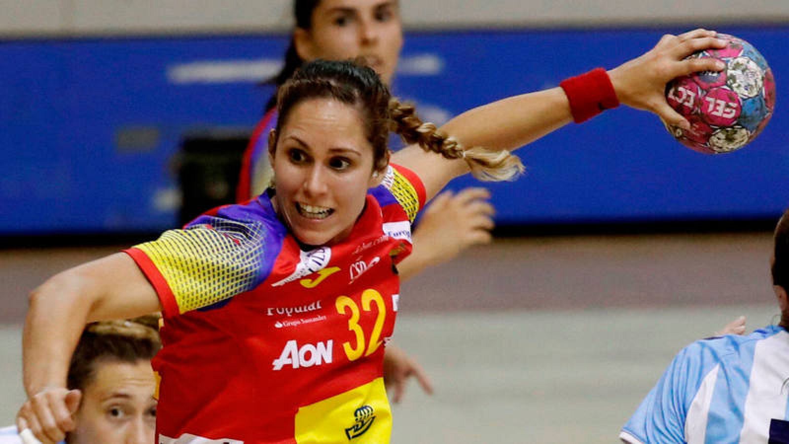 Mireya González, jugadora de la selección española de balonmano