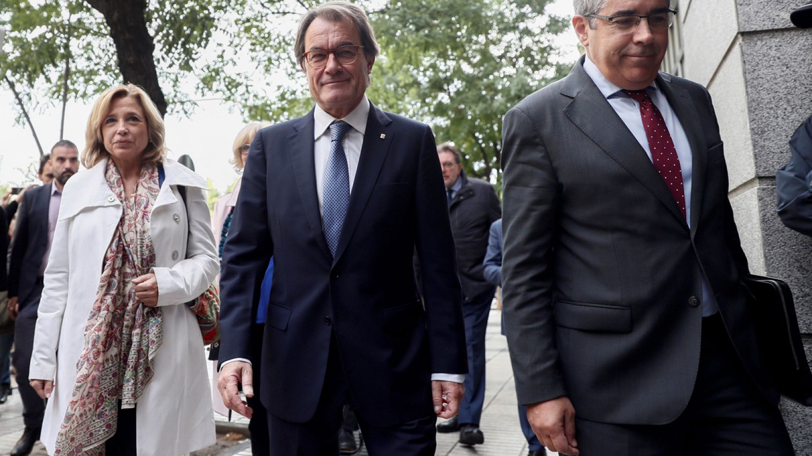 Artur Mas flanqueado por Joana Ortega y Francesc Homs