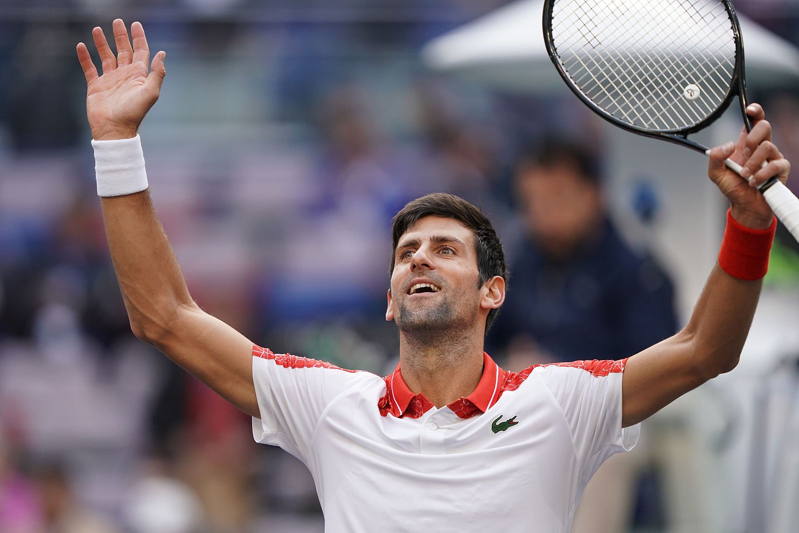Djokovic se mete en semifinales de Shanghái